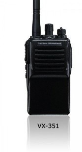 Vertex VX-351 VHF Портативная профессиональная VHF-радиостанция 136-174 МГц, 16 каналов памяти, 1 - 5 Вт, в комплекте с аккумулятором (Li-Ion,
1800 мАч) и зарядным устройством VAC-300.