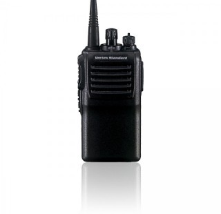 Vertex VX-231 UHF (с аккумулятором повышенной емкости) Портативная профессиональная UHF-радиостанция, диапазон частот 400-470 МГц, 16 каналов, 5 Вт. В комплекте с аккумулятором FNB-V104 Li-Ion 2000 мА/ч и зарядным устройством VAC-300.